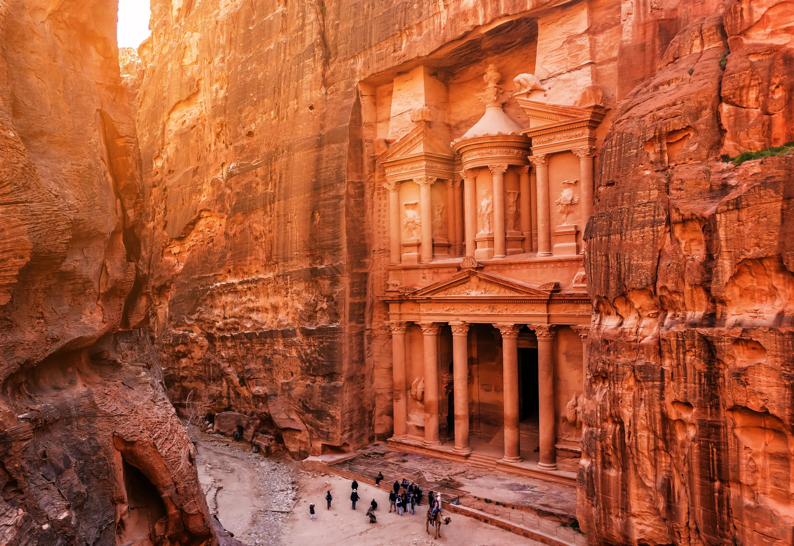 Visit all 7 Wonders of the World